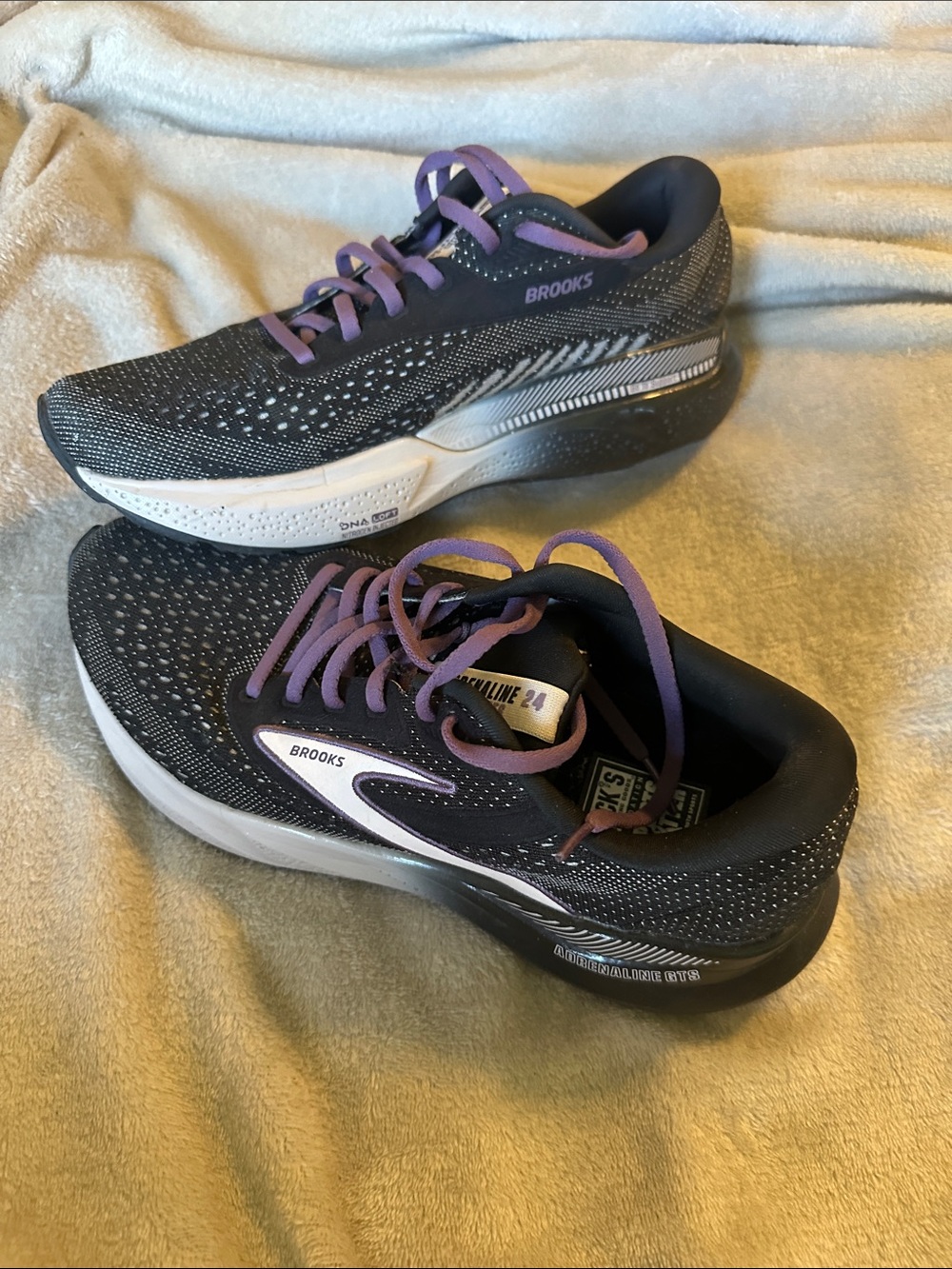 Brooks ADRENELINE  Women's Black and Purple Running Sneakers GTS 24 sz9